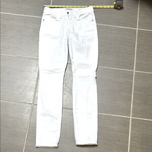 Guess White Brittney Skinny ankle Jeans Sleek Modern Style